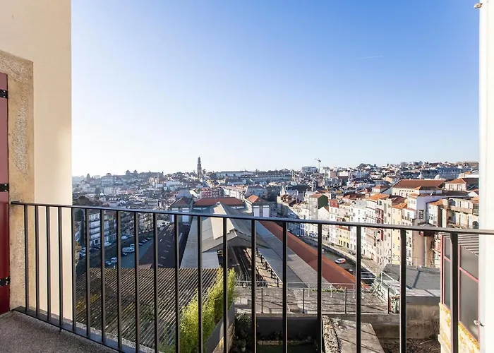 Central Studio W/ Ac, Views & Balcony By Lovelystay Porto