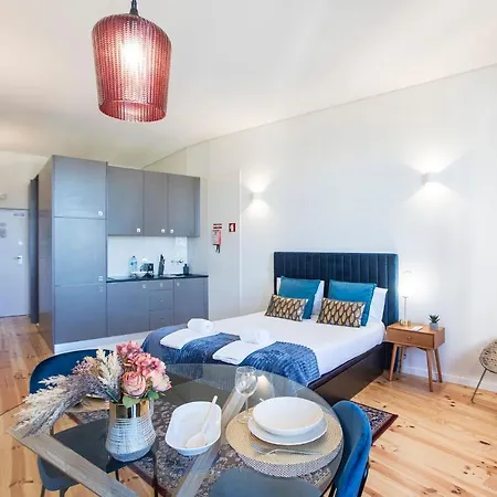 Central Studio W/ Ac, Views & Balcony By Lovelystay 波尔图