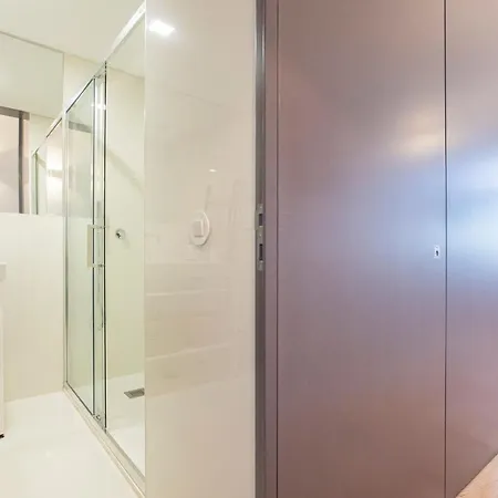 Central Studio W/ Ac, Views & Balcony By Lovelystay * 波尔图