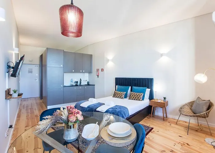 Central Studio W/ Ac, Views & Balcony By Lovelystay Porto
