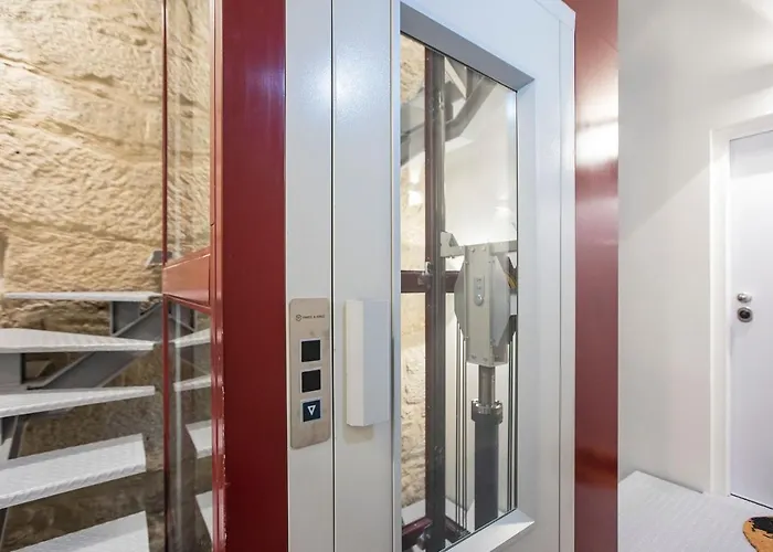 Central Studio W/ Ac, Views & Balcony By Lovelystay Porto