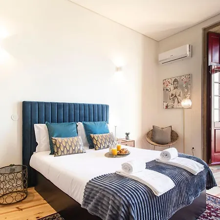 Central Studio W/ Ac, Views & Balcony By Lovelystay Lägenhet